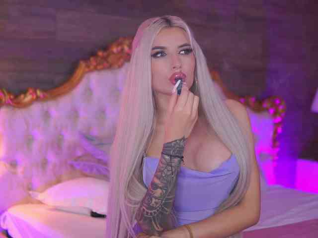 JuicyJessye webcam