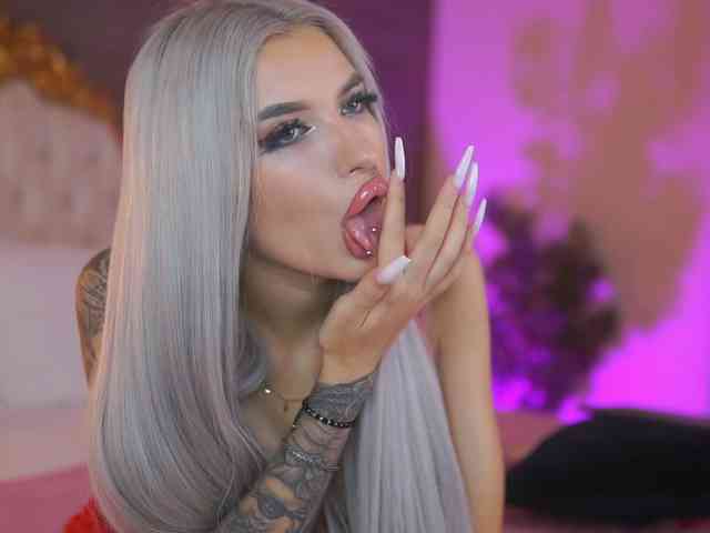 JuicyJessye webcam