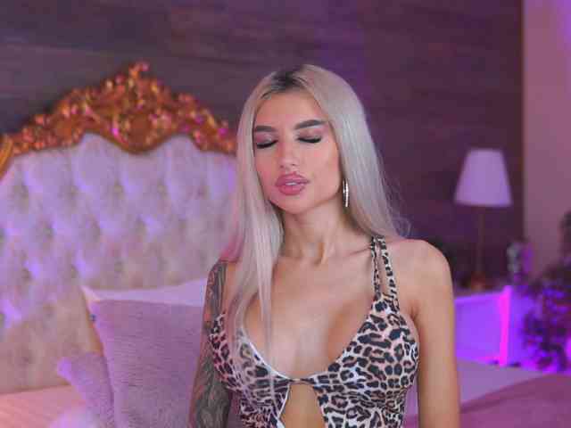 JuicyJessye webcam