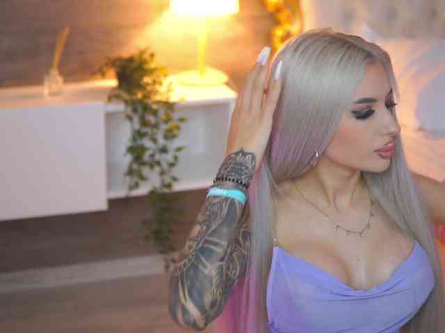 JuicyJessye webcam