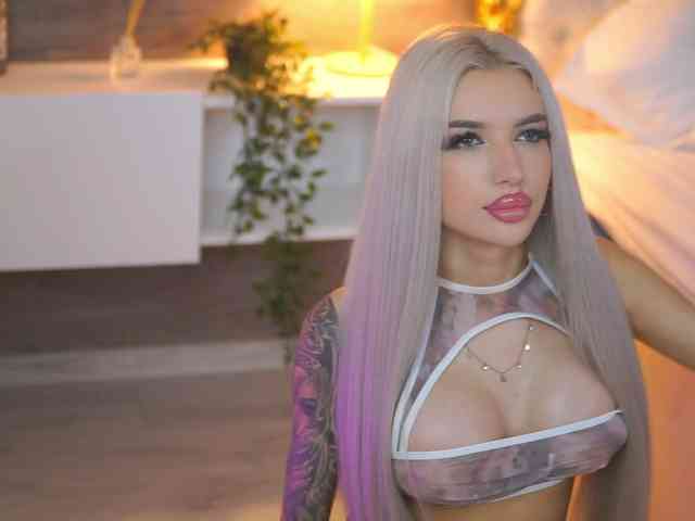 JuicyJessye webcam