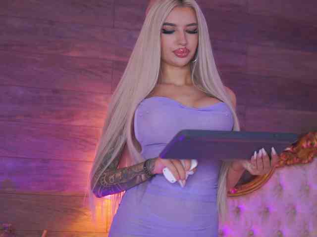 JuicyJessye webcam
