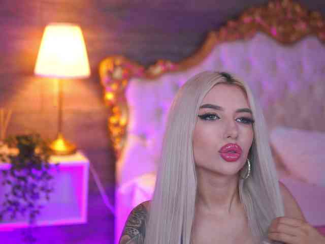 JuicyJessye webcam