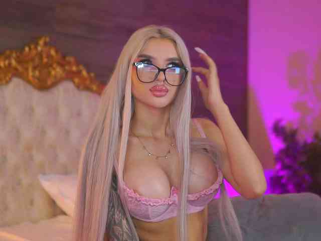 JuicyJessye webcam