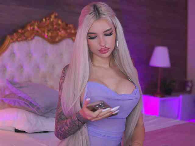 JuicyJessye webcam