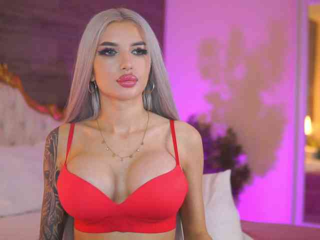 JuicyJessye webcam