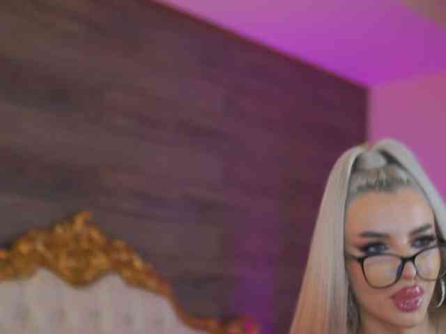 JuicyJessye webcam