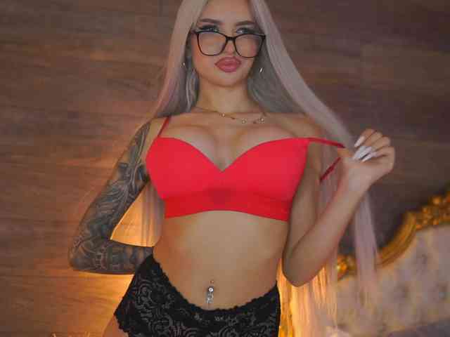 JuicyJessye webcam