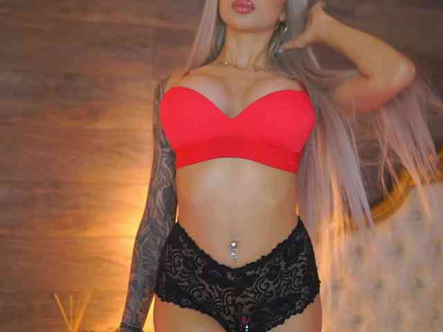 JuicyJessye webcam