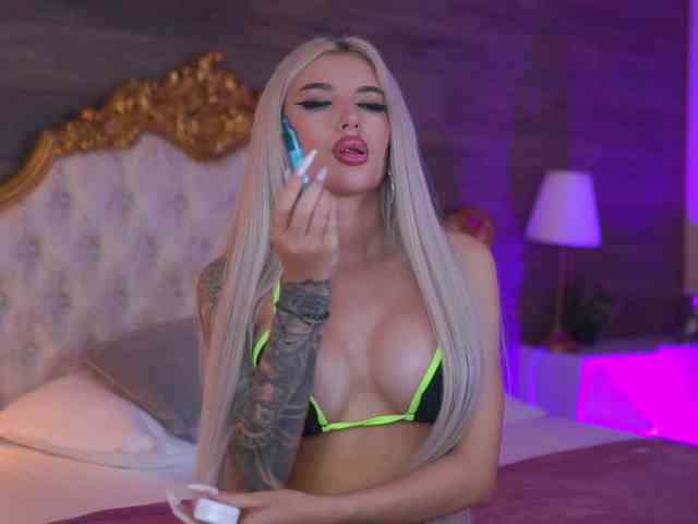JuicyJessye webcam