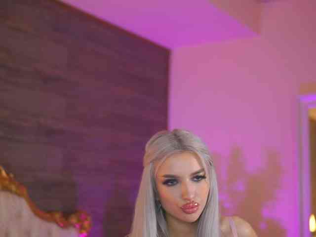 JuicyJessye webcam