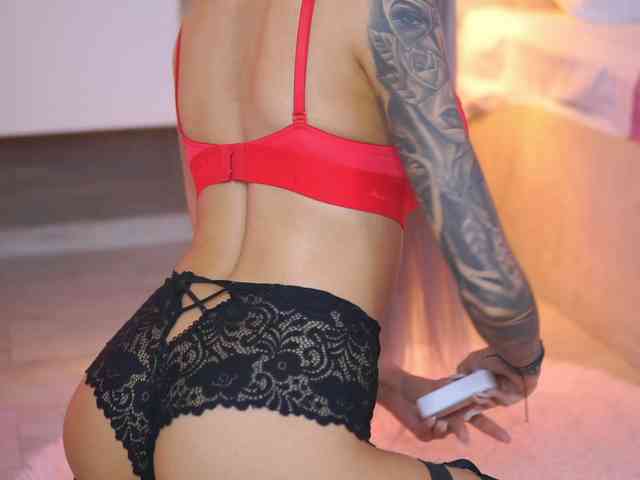 JuicyJessye webcam