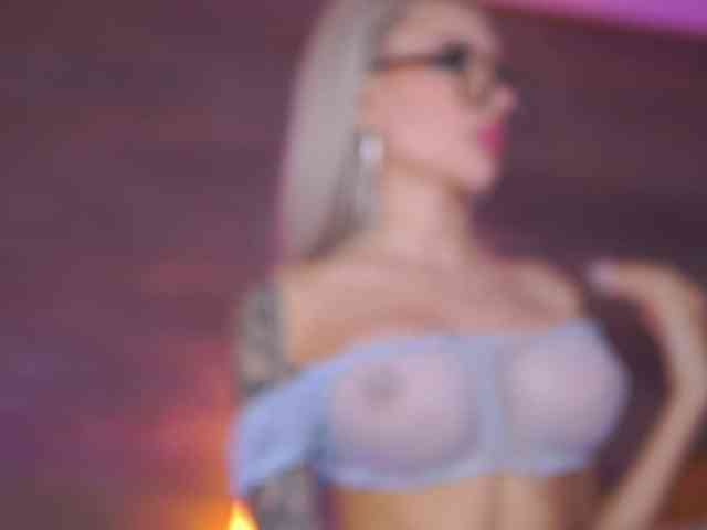 JuicyJessye webcam