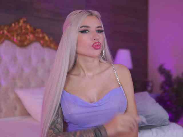 JuicyJessye webcam