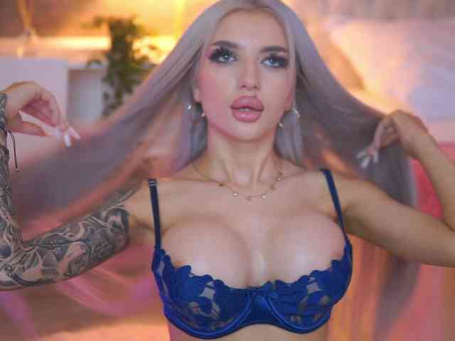 JuicyJessye webcam
