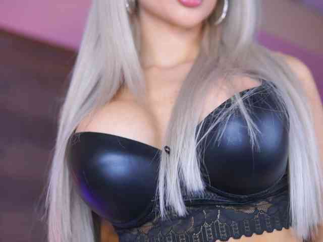 JuicyJessye webcam