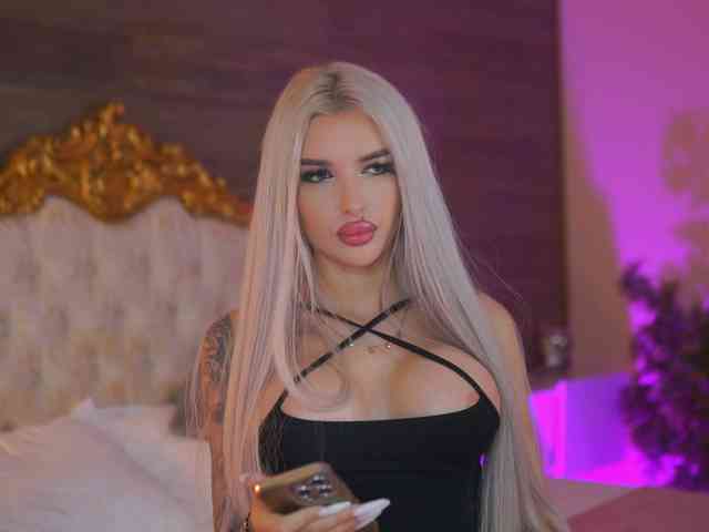 JuicyJessye webcam