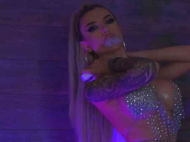 JuicyJessye webcam