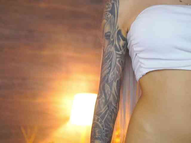 JuicyJessye webcam