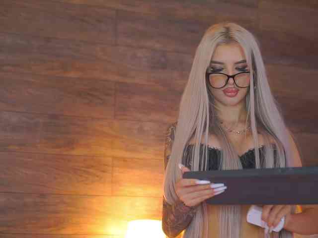 JuicyJessye webcam