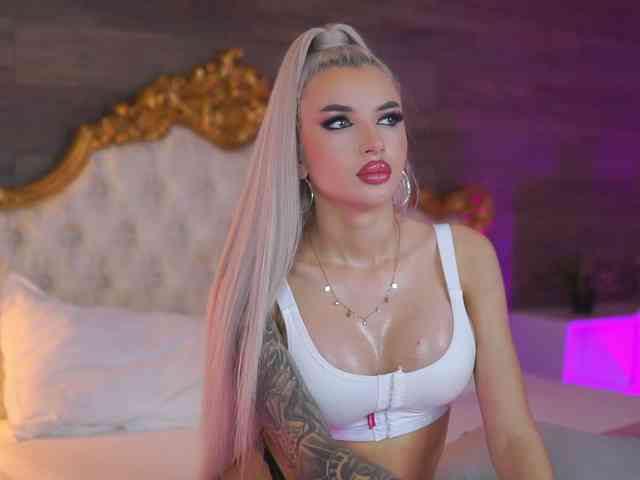 JuicyJessye webcam