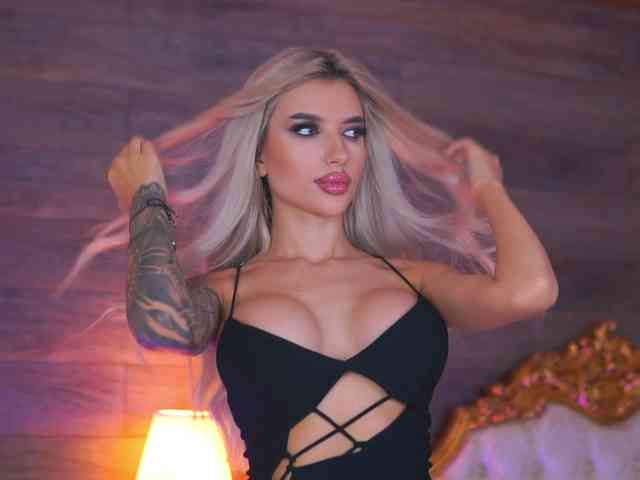 JuicyJessye webcam