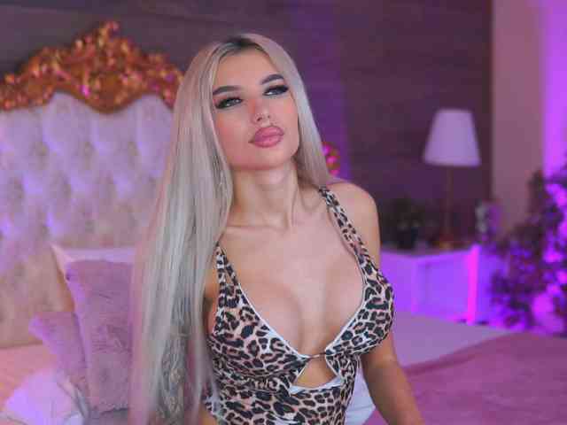 JuicyJessye webcam
