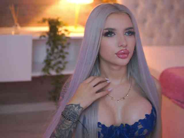 JuicyJessye webcam