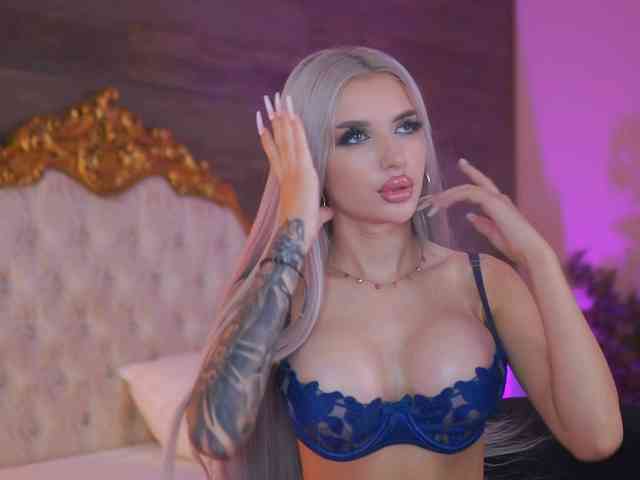 JuicyJessye webcam