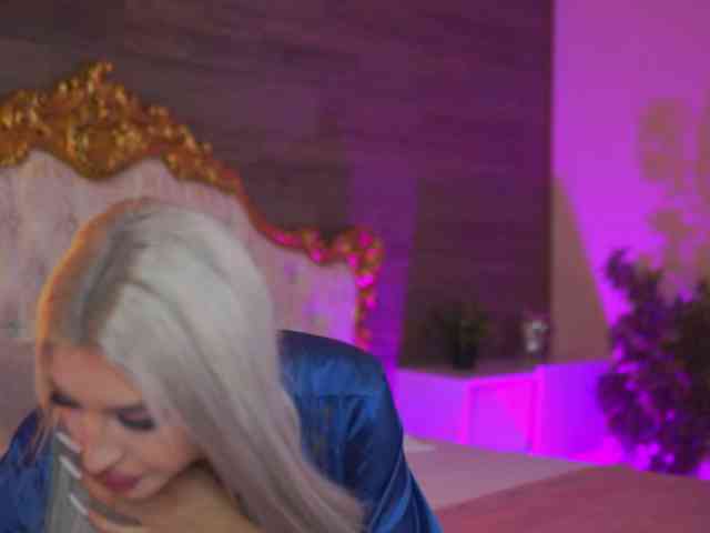JuicyJessye webcam