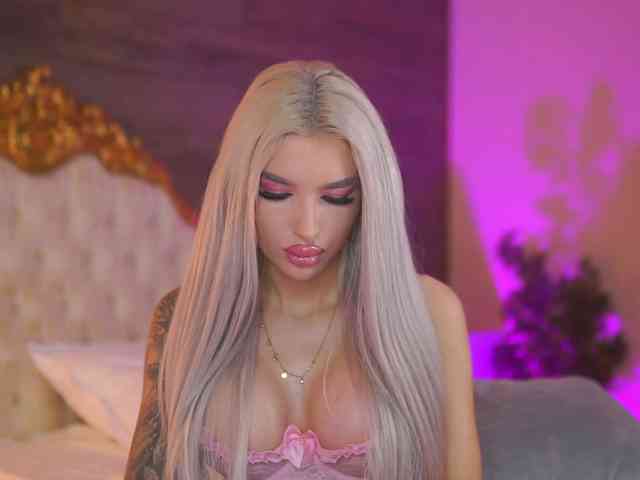 JuicyJessye webcam