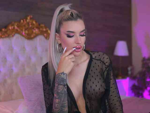 JuicyJessye webcam