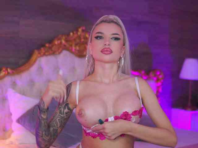 JuicyJessye webcam