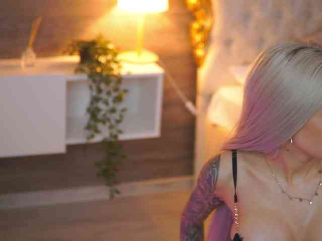 JuicyJessye webcam