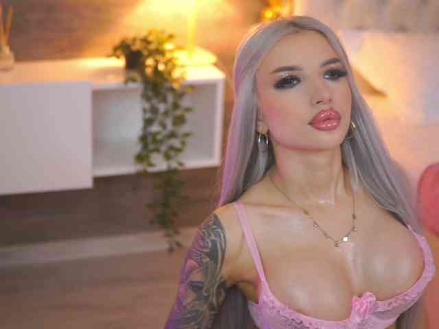 JuicyJessye webcam