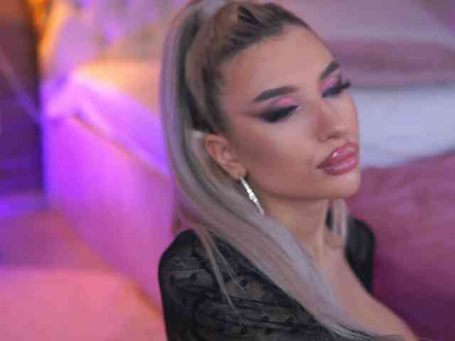 JuicyJessye webcam