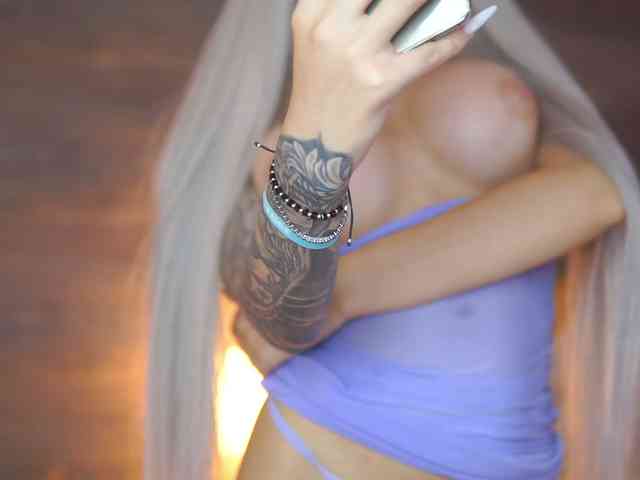 JuicyJessye webcam