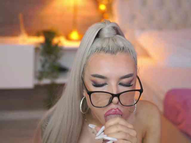 JuicyJessye webcam