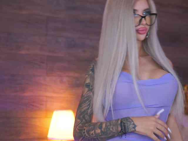 JuicyJessye webcam