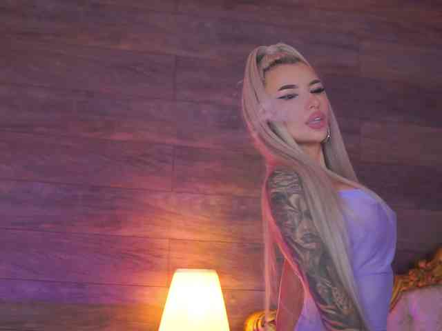 JuicyJessye webcam