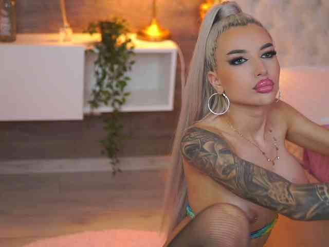 JuicyJessye webcam