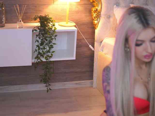 JuicyJessye webcam