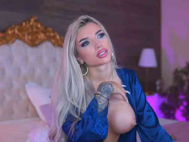 JuicyJessye webcam