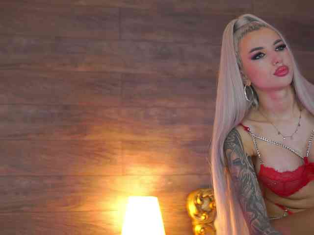 JuicyJessye webcam
