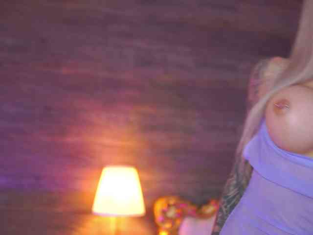 JuicyJessye webcam