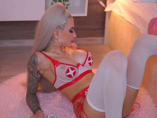 JuicyJessye webcam