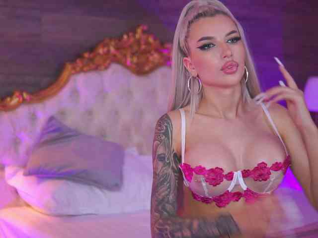 JuicyJessye webcam