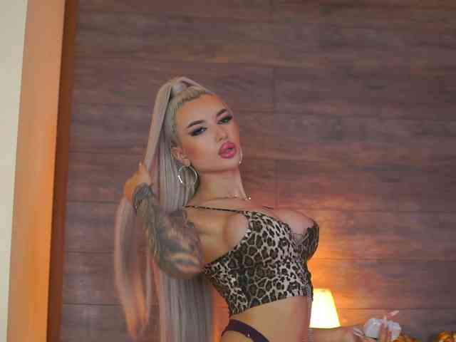 JuicyJessye webcam