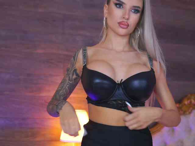 JuicyJessye webcam