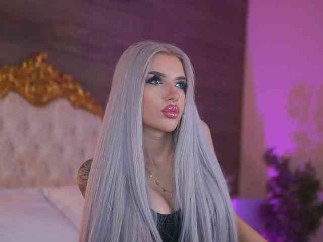 JuicyJessye webcam
